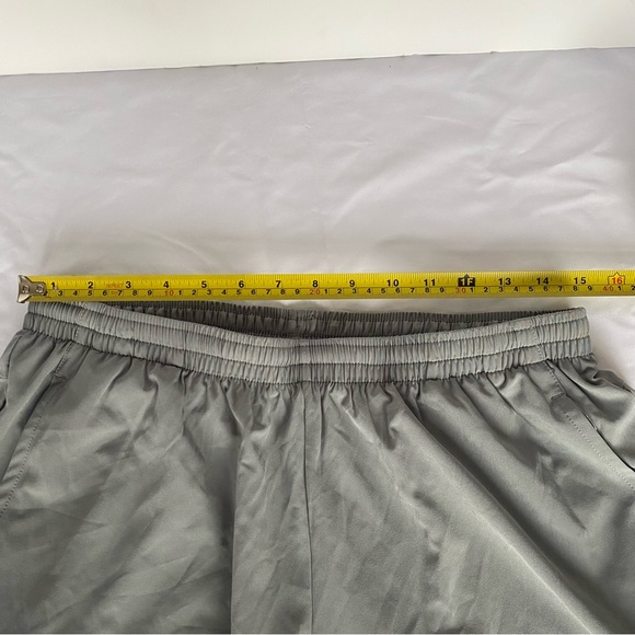 Gray champion shorts - Picture 4 of 5